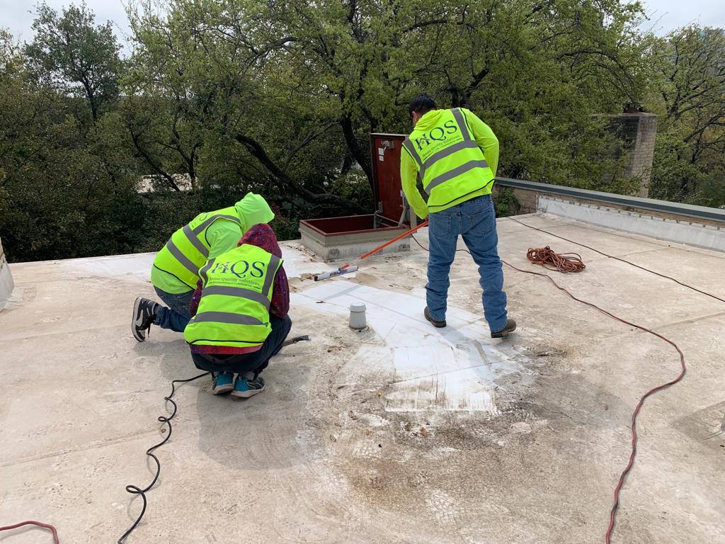 Flat TPO roof on a Dallas commercial building